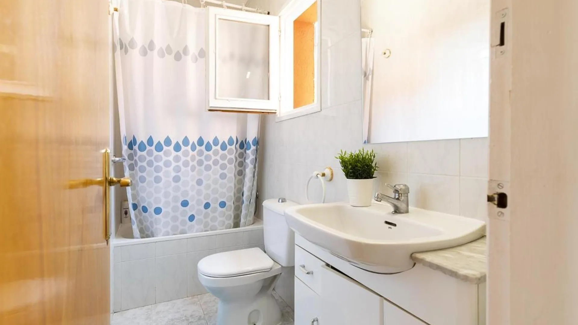 トレリャ・デ・モングリ ¡Casa Con Piscina Privada A Solo 250M De La Playa! - Es-325-12ヴィラ 別荘